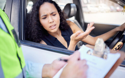 se não pagar multa de transito o que acontece